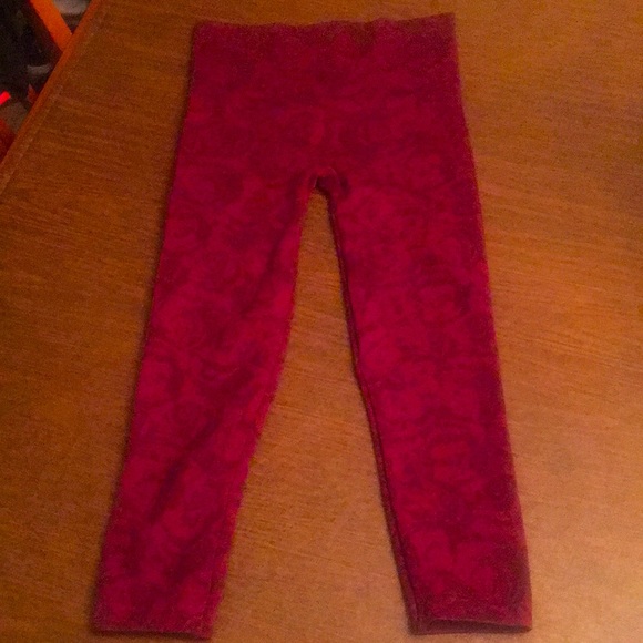 SPANX Pants - SPANXS: FLORAL CROPPED LEGGINGS-SIZE LARGE